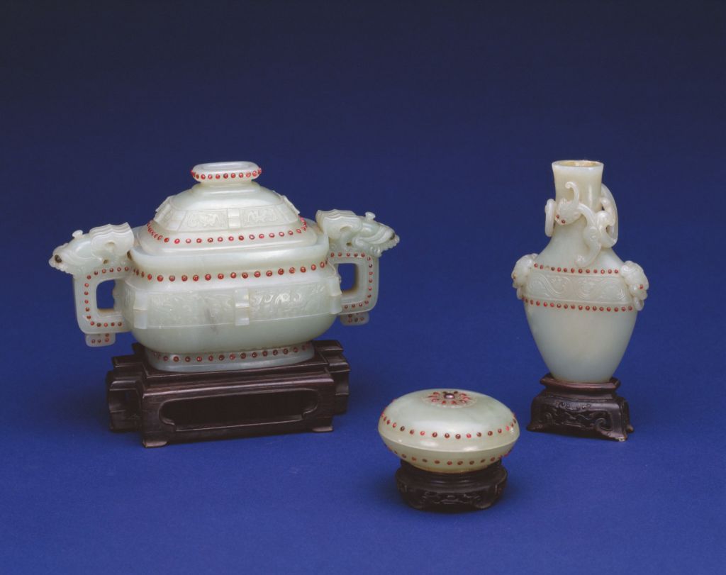 图片[1]-Three types of sapphire inlaid ruby furnace bottle box-China Archive